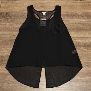 nwt women’s flowy tank